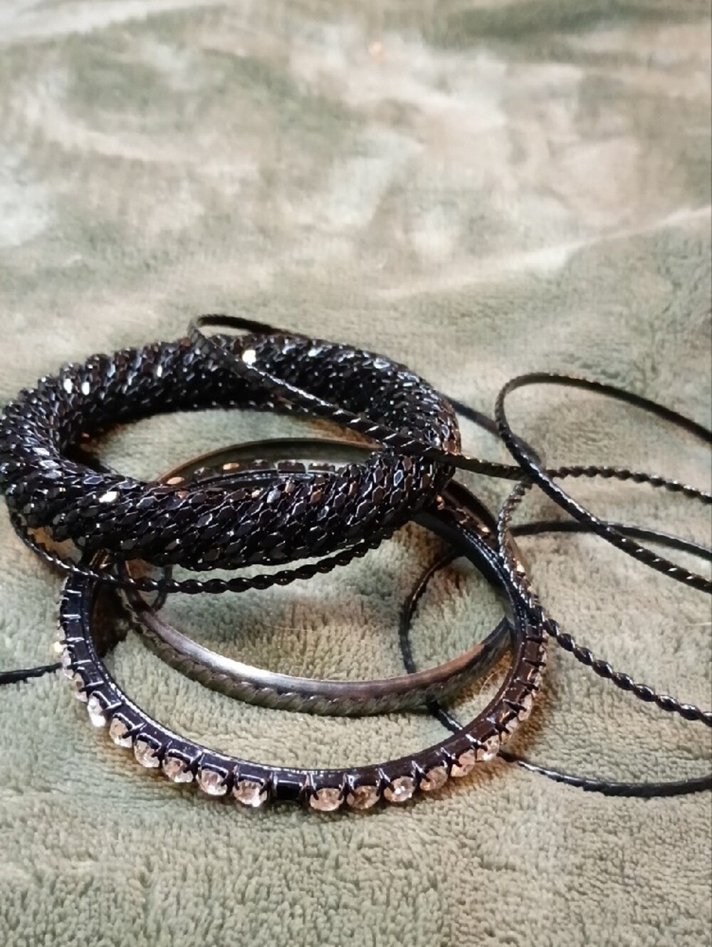 Source Unknown Black Rhinestone Stackable Bangle Bracelet Set - Picture 3 of 5
